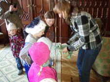 Jů, žabí princ... nakonec ho políbili všichni